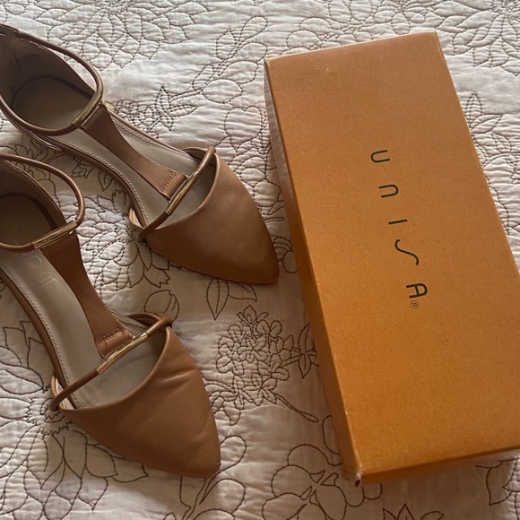 Nude Sandals - Picture 1 of 1